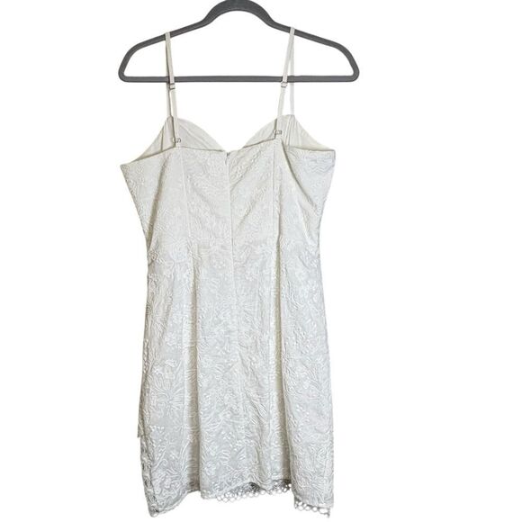 Adelyn Rae White Embroidered Lace Dress M Asymmetrical Hem Bridal Shower - Picture 3 of 7